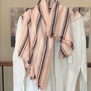 NWT Bayberry Road Pink White Grey Lightweight Large Eyelash Fringe Scarf/Wrap